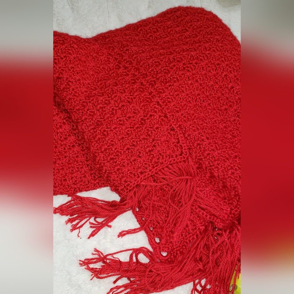 Red hand made Throw Blanket for Couch or small bed. Is new no tag